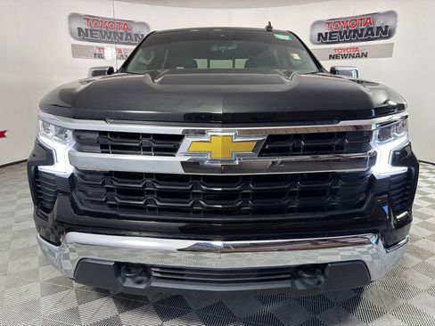 Used 2023 Chevrolet Silverado 1500 LT w/ Z71 Off-Road Package AWD/4WD image 8