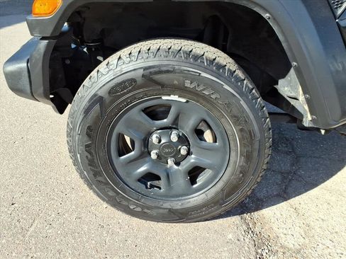 Used 2021 Jeep Wrangler Sport image 9
