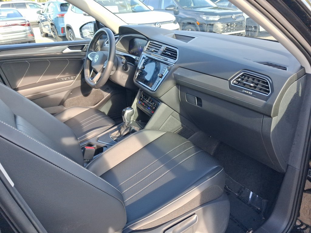 Used 2024 Volkswagen Tiguan SE FWD image 22
