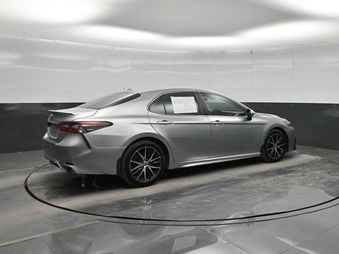 Used 2024 Toyota Camry SE FWD image 8
