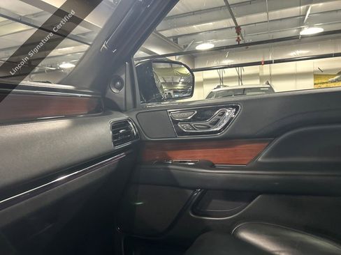 Certified 2022 Lincoln Navigator Reserve w/ Monochromatic Package image 19