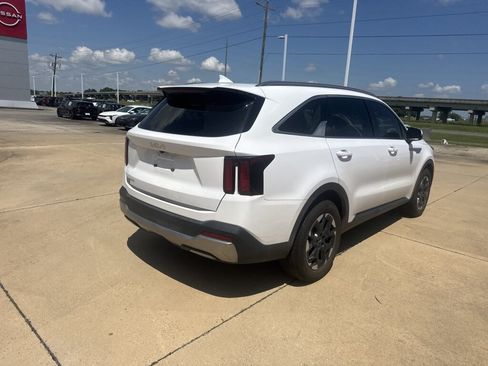 Certified 2025 Kia Sorento S w/ Panoramic Sunroof Package FWD image 18