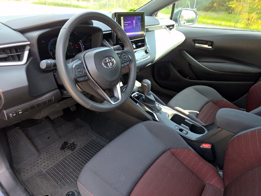 Used 2026 Toyota Corolla SE FWD image 25