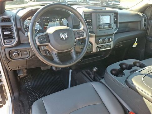 Used 2024 RAM 2500 Tradesman w/ Chrome Appearance Group image 11
