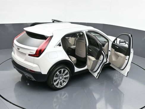 Used 2022 Cadillac XT4 Premium Luxury w/ Enhanced Visibility Package image 43