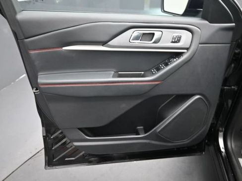 Certified 2025 Ford Explorer ST-Line w/ Premium Package AWD/4WD image 21