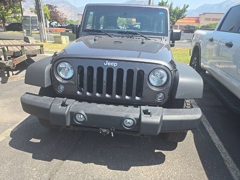Used 2018 Jeep Wrangler Sport w/ Connectivity Group AWD/4WD image 1