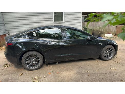 Used 2018 Tesla Model 3 Long Range RWD image 3