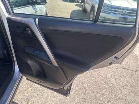 Used 2017 Toyota RAV4 LE w/ Carpet Mat Package AWD/4WD image 31
