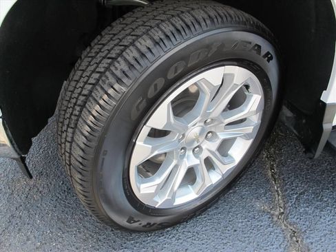 Used 2023 Chevrolet Silverado 1500 LTZ AWD/4WD image 18