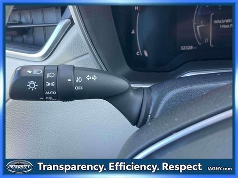 Certified 2023 Toyota Corolla Cross XLE image 24