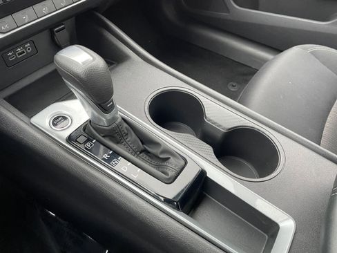 Used 2025 Nissan Altima 2.5 SV image 40