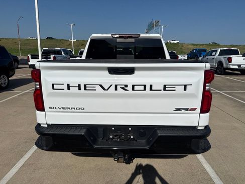 Used 2022 Chevrolet Silverado 1500 ZR2 w/ Technology Package AWD/4WD image 9