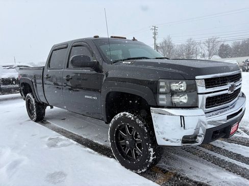 Used 2010 Chevrolet Silverado 2500 LTZ w/ Convenience Package image 4