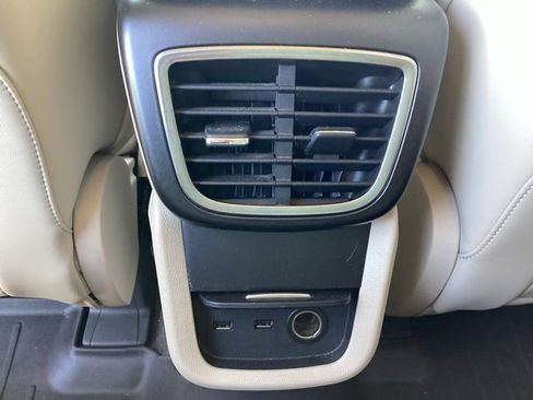Used 2017 Lincoln MKX Select w/ Select Plus Package AWD/4WD image 16
