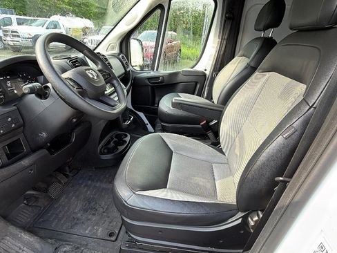 Used 2024 RAM ProMaster 2500 w/ Convenience Group FWD image 17