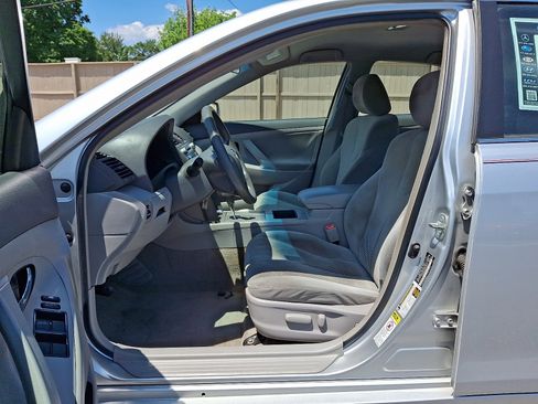 Used 2009 Toyota Camry FWD image 14
