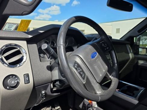 Used 2014 Ford F350 Lariat image 12