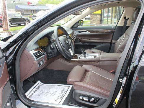 Used 2020 BMW 750i xDrive 750i xDrive image 16