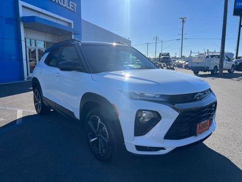 Used 2023 Chevrolet TrailBlazer RS FWD image 3