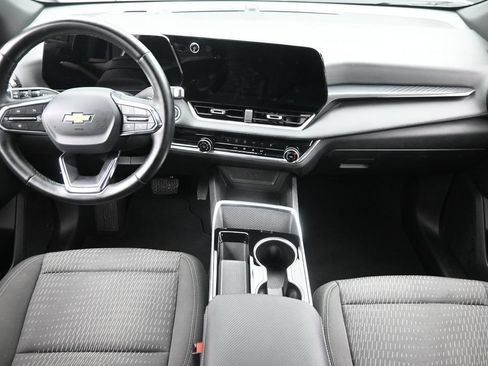 Used 2025 Chevrolet Equinox LT AWD/4WD image 15