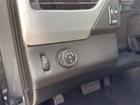 Used 2018 GMC Yukon SLE w/ SLE Value Package image 14