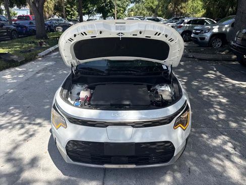 Used 2023 Kia Niro Wind w/ Wind Preserve Package FWD image 31