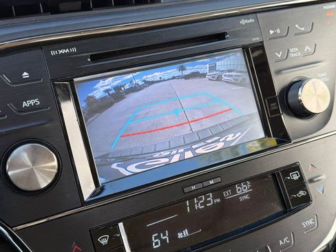 Used 2018 Toyota Avalon XLE Premium image 19