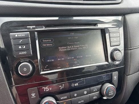 Used 2020 Nissan Rogue SV FWD image 21