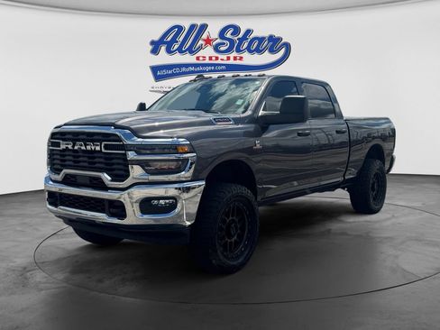 Used 2025 RAM 2500 Tradesman w/ Chrome Appearance Group AWD/4WD image 3