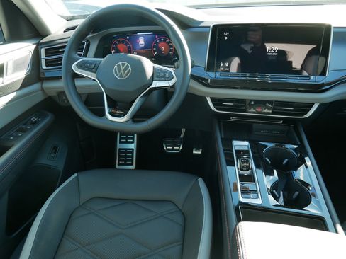 New 2026 Volkswagen Atlas Peak Edition image 9