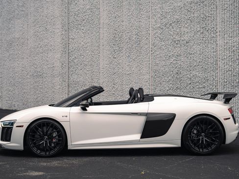 Used 2018 Audi R8 V10 plus AWD/4WD image 3