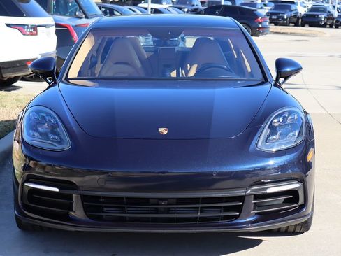 Used 2018 Porsche Panamera 4 image 3