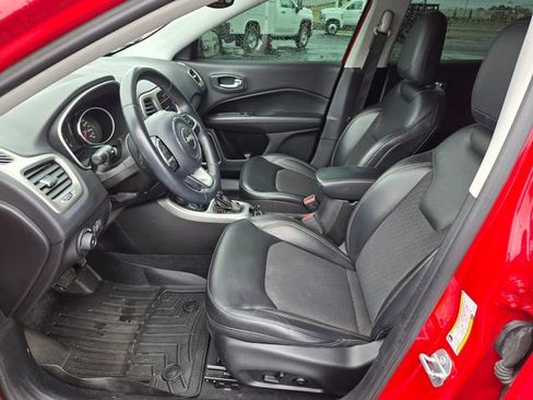 Used 2018 Jeep Compass Latitude w/ Popular Equipment Group AWD/4WD image 10