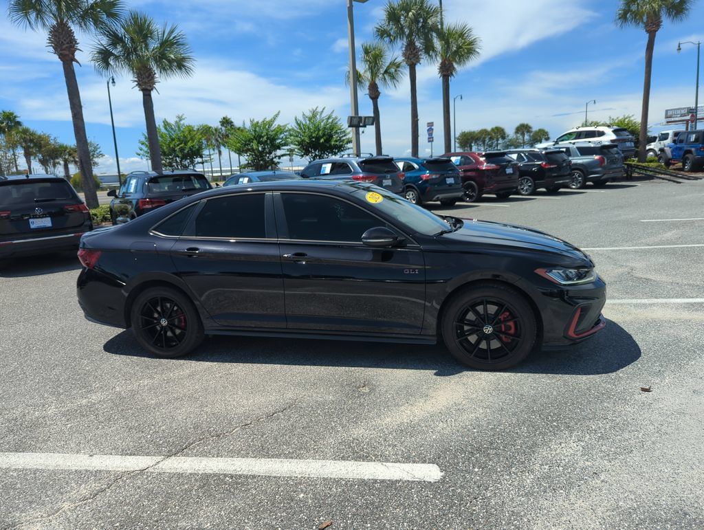 Used 2025 Volkswagen Jetta GLI Autobahn FWD image 2