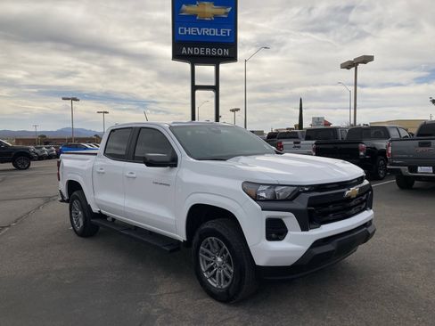 Certified 2024 Chevrolet Colorado LT w/ LT Convenience Package II image 3