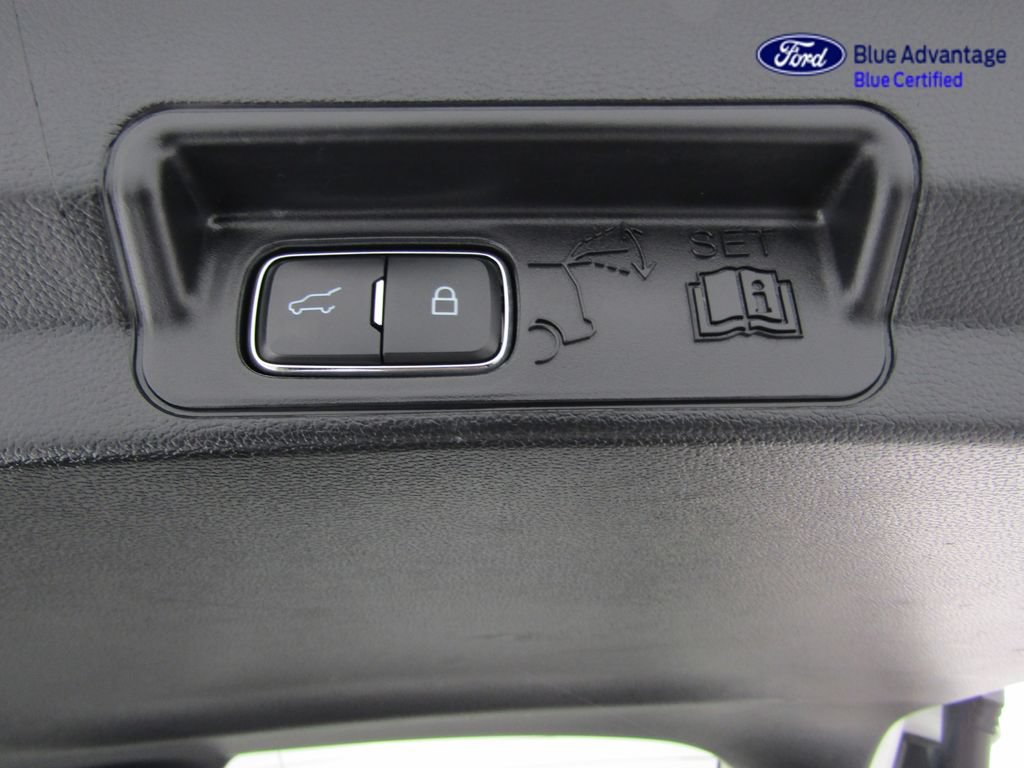 Used 2025 Ford Explorer Active AWD/4WD image 25
