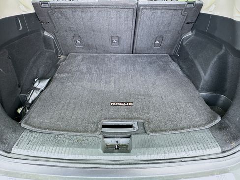Used 2023 Nissan Rogue SV FWD image 17