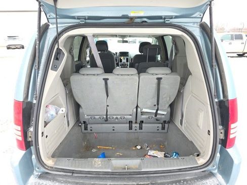 Used 2010 Chrysler Town & Country Touring w/ Heated Seat Group image 11