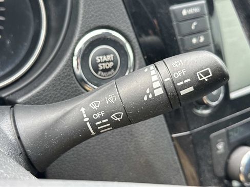 Used 2021 Nissan Rogue Sport SV FWD image 24