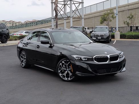 Used 2026 BMW 330i Sedan w/ Convenience Package RWD image 2