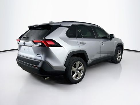 Used 2021 Toyota RAV4 XLE Premium AWD/4WD image 32