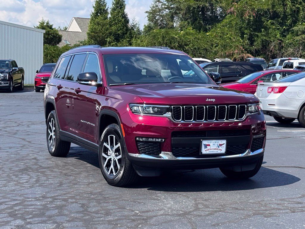 Used 2024 Jeep Grand Cherokee L Limited RWD image 1