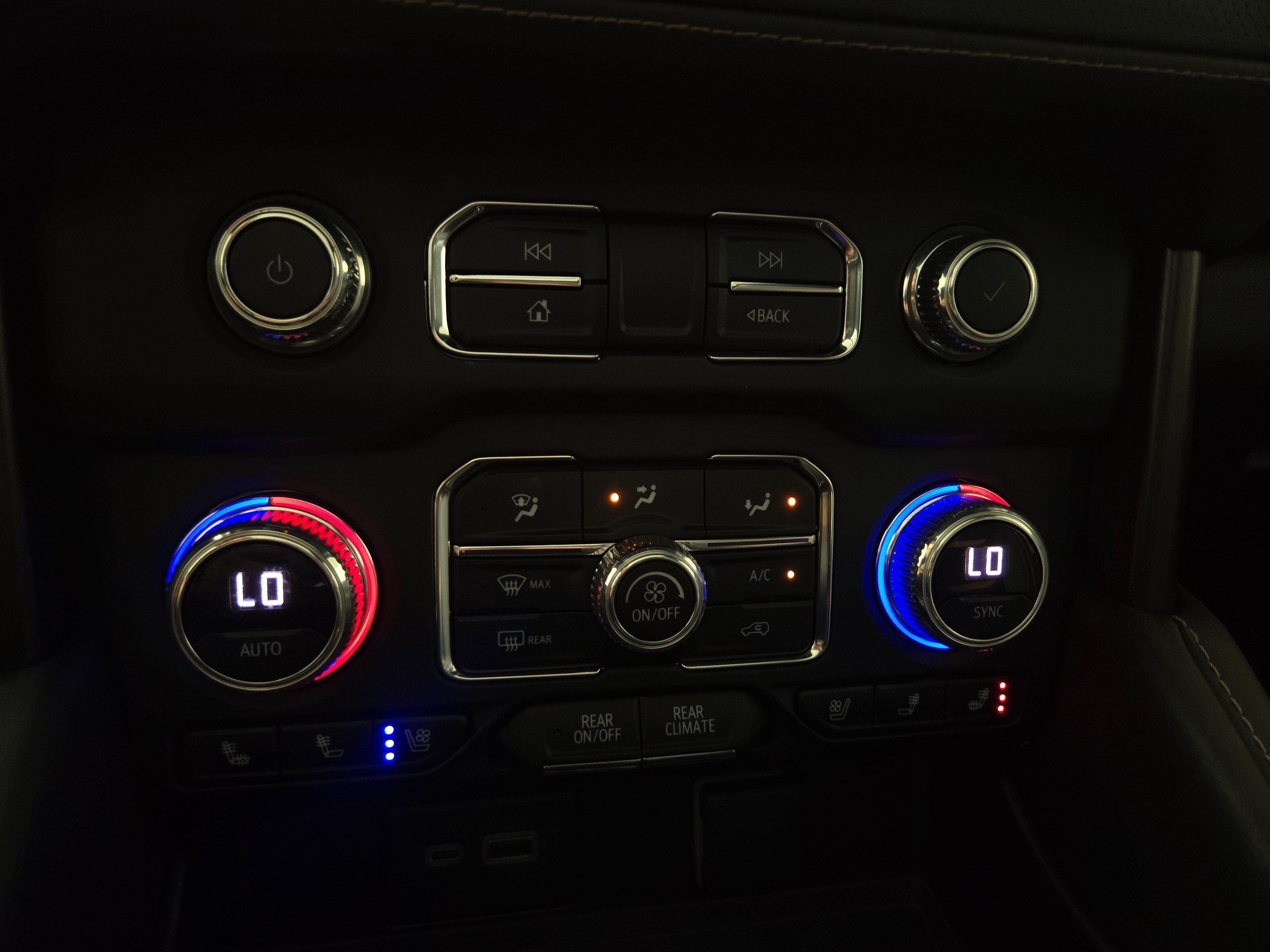 Certified 2023 GMC Yukon AT4 w/ AT4 Premium Plus Package AWD/4WD image 29