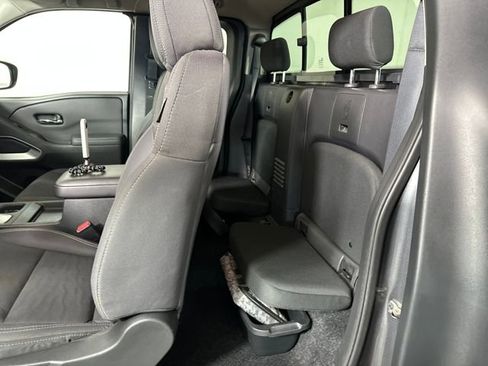 Used 2024 Nissan Frontier SV w/ SV Convenience Package image 25
