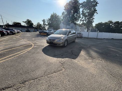 Used 2005 Honda Odyssey EX-L image 2