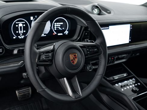 New 2026 Porsche Cayenne GTS image 16