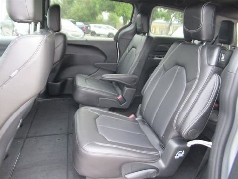 New 2026 Chrysler Voyager LX image 27