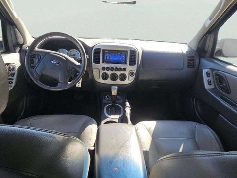 Used 2005 Ford Escape 4WD Hybrid image 8