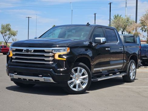 Used 2024 Chevrolet Silverado 1500 High Country w/ High Country Premium Package AWD/4WD image 4